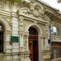 Почувствуешь знакомый запах лекарств — и сбросишь полвека с плеч