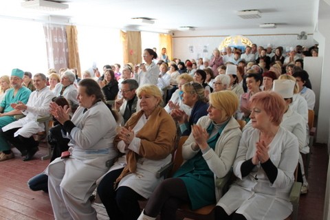 Детская поликлиника керчь. Врачи 3 городской больницы Керчь. Главврач первой городской больницы Керчь. Онкологический диспансер Керчь. Городская больница 2 Керчь.