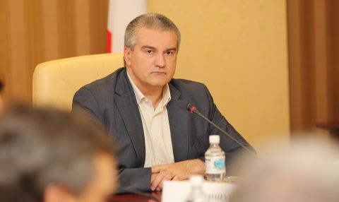 К работе в летний период в садах и виноградниках Крыма необходимо привлекать студентов – Сергей Аксёнов