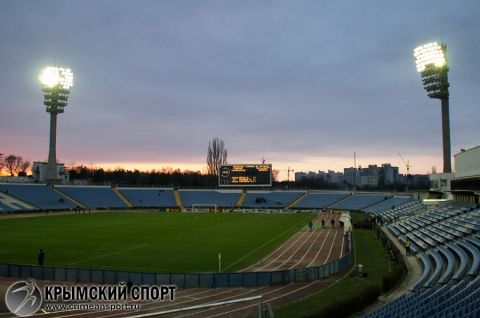 Локомотив симферополь. Стадион Локомотив Симферополь. Футбольный стадион в Симферополе. Стадион Дружба Бахчисарай.