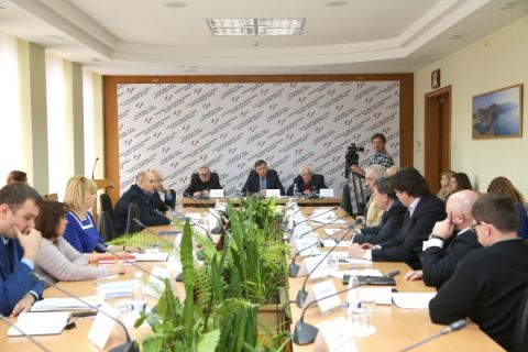 госкомрегистр республики крым. антитеррористическая комиссия республики крым. здание правительства крыма. госкомитет крымский архив. национальный антитеррористический комитет.