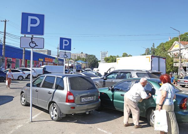 Рынок парковок. Стоянка Центральный рынок Симферополь. Парковка на Центральном рынке Симферополь. Платные парковки Симферополь. Симферополь платная стоянка.