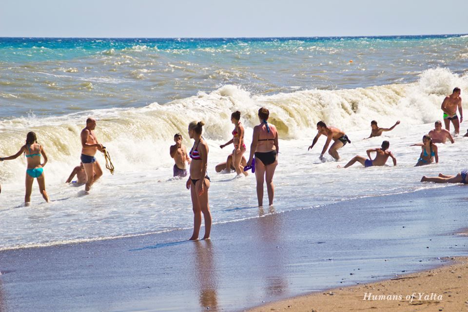 Ялта температура воды в море сегодня. Температура моря летом. Сколько сейчас морей. Температура воды фото. Крым 26 градусов тепла.