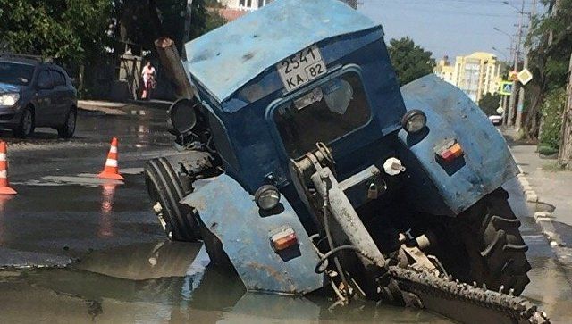 Ул тракторная 1 симферополь. Тракторная симферополь. Трактор solis 90 4wd. Solis 26 трактор. Трактор solis 26 с кабиной.