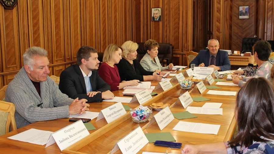 В Крымфиннадзоре состоялось заседание Общественного совета