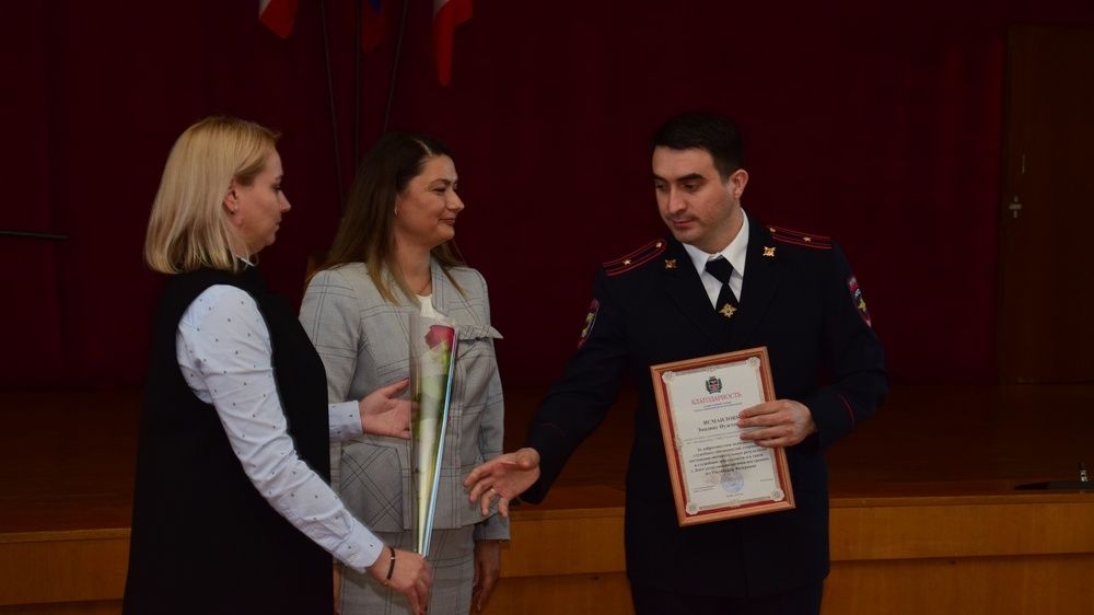 В Симферополе прошло торжественное мероприятие, посвященное Дню сотрудника органов внутренних дел Российской Федерации