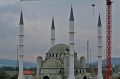 В Симферополе на минаретах Соборной мечети закрепили полумесяцы