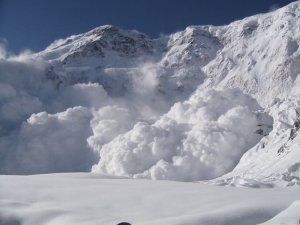 Сход мокрых снежных лавин ожидается в районе Ай-Петри