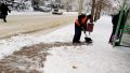 Сотня дворников и тонны реагентов: как Евпатория борется со снегом