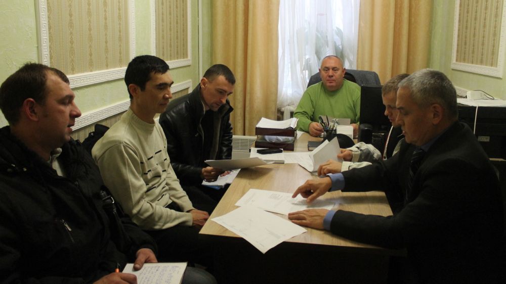Первый замглавы администрации района встретился с представителями казачьих обществ Нижнегорья