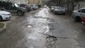 Снег сошел с асфальтом: ямы на дорогах Крыма уличили в "разрастании"