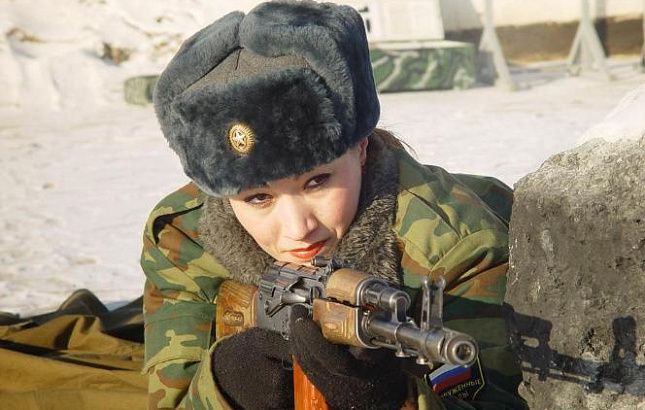 Эксперт рассказал о службе женщин в боевых частях РФ
