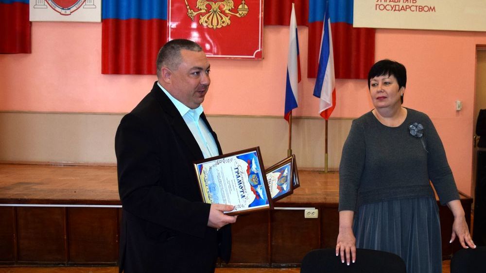 Евгений Акимов поздравил финансистов с 75-летием со дня образования финансовой службы Раздольненского района