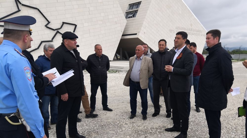 Ленур Абдураманов провел совещание по вопросу организации и проведения памятных мероприятий 18 мая