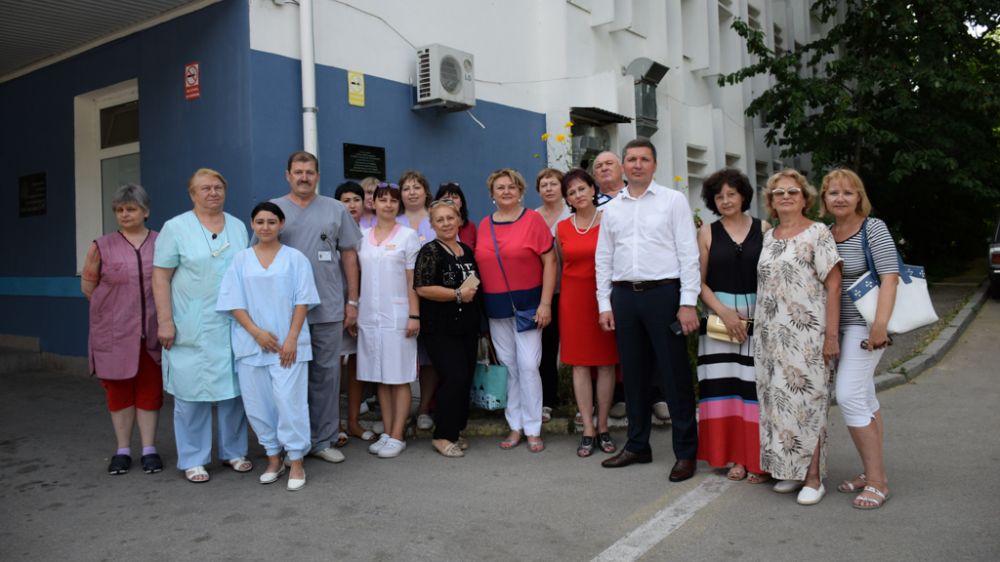 Ялтинская городская поликлиника. Ялтинская больница 1. Городская больница №1 Ялта. Ливадийская больница в Ялте. Первая городская поликлиника Ялта.