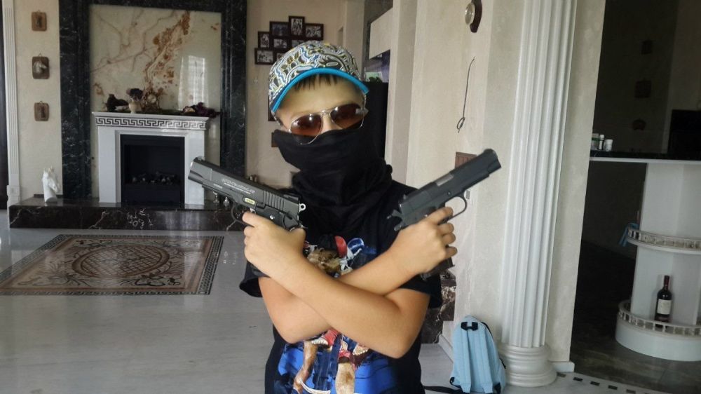 Зашел в кабинет и направил на людей пистолет: как крымчанин сдавал ЕГЭ
