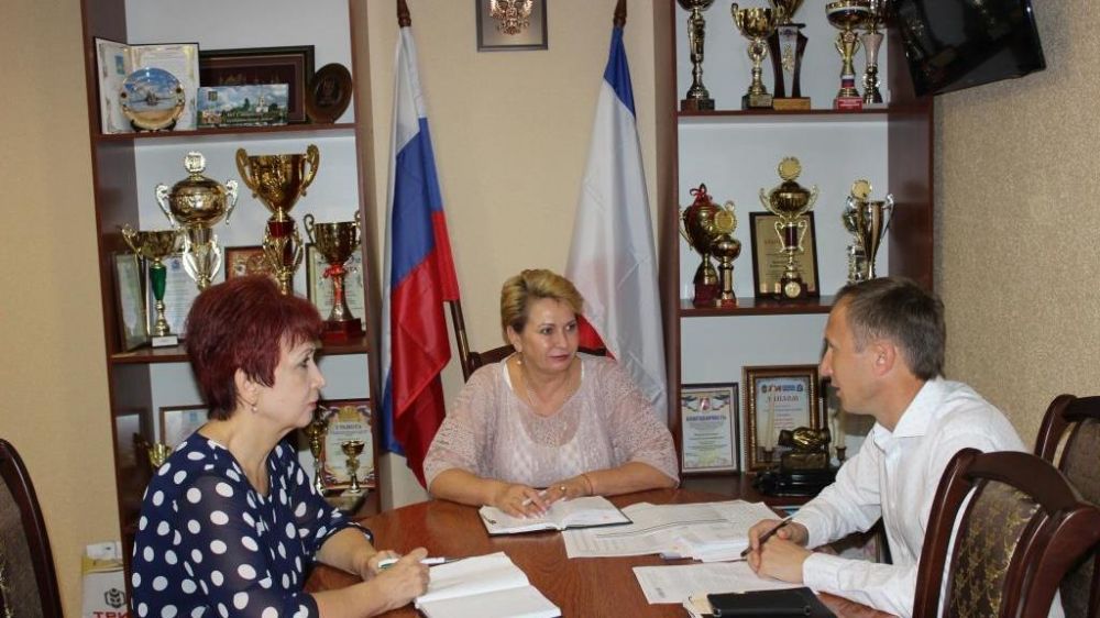 Глава администрации Сакского района Галина Мирошниченко провела совещание с заместителями