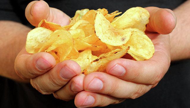 В "Роскачестве" рассказали о токсичном веществе в чипсах и картошке фри
