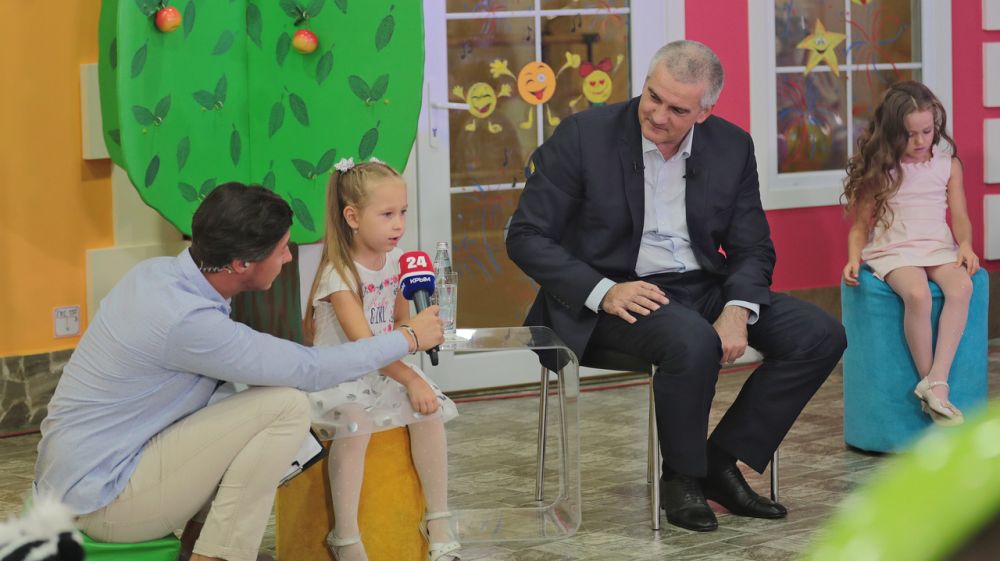 Сергей Аксёнов ответил на вопросы юных крымчан в эфире программы «Взрослые и дети»
