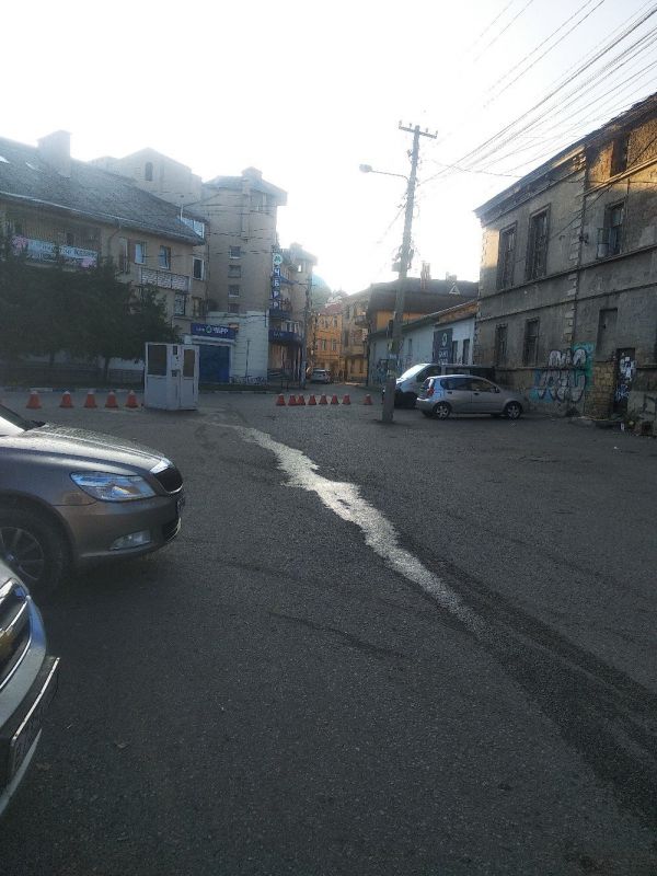 Симферопольский бульвар 11 платная парковка. Стоянка на дзержинского напротив цума. Автостоянка симферополь ул ленина. Платная парковка симферополь жд. Паркомат на перехватывающей парковке.