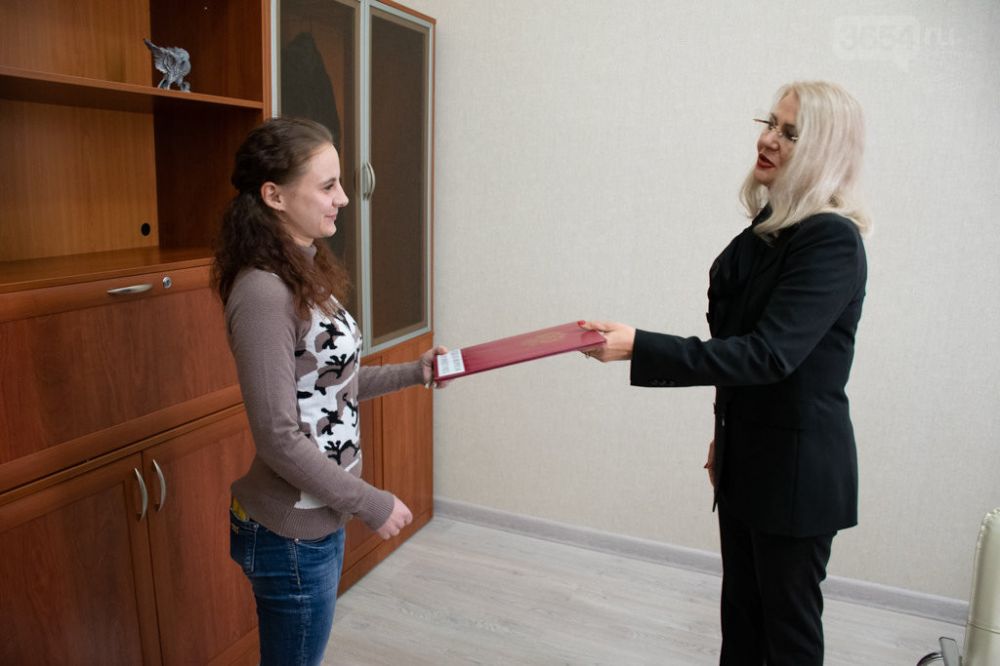 Сирота из Ялты получила ключи от новой квартиры в Гаспре