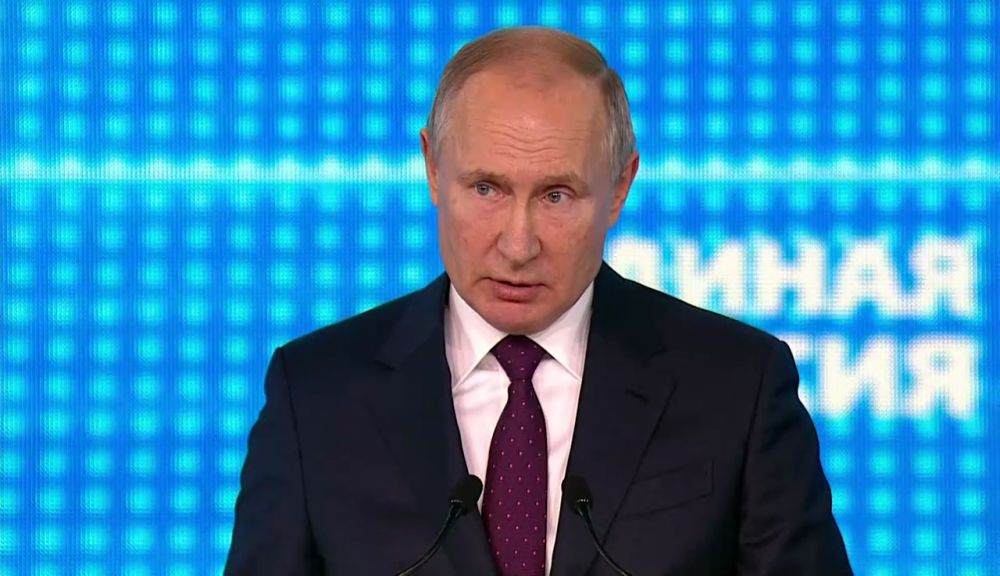 «Словоблуды и конъюнктурщики в правящей партии сдадут и её, и страну» – Путин