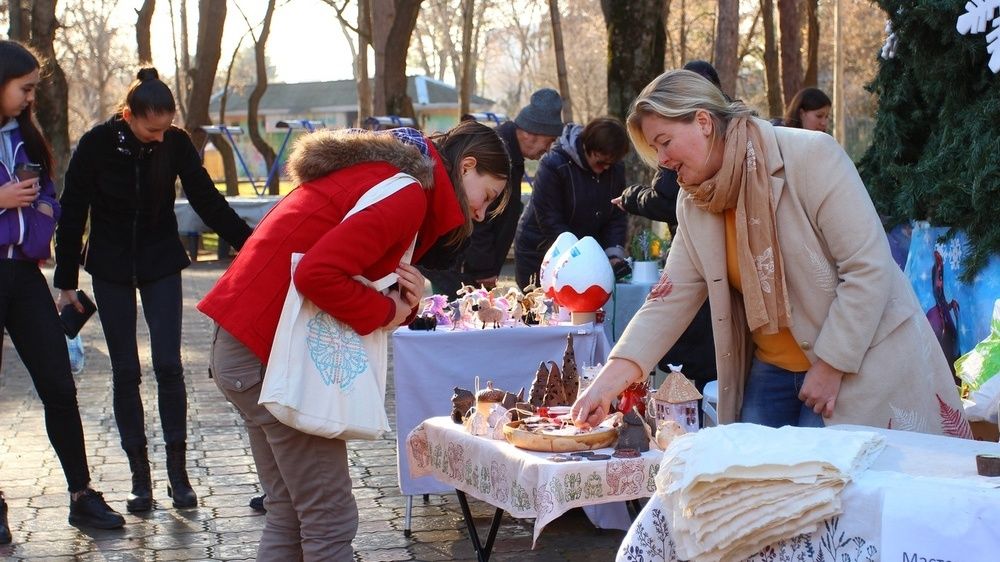 В Симферополе прошла благотворительная акция «Рождественский ангел»