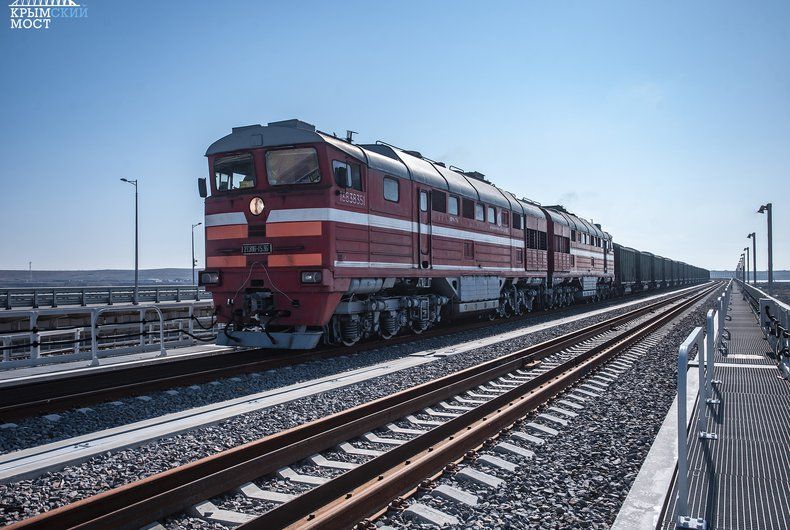 В понедельник Владимир Путин откроет железнодорожное движение по Крымскому мосту