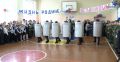 В российских школах отрабатывают приемы по разгону митингов