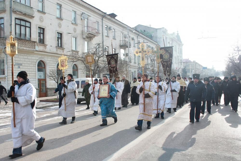 Хода сейчас. Крестный ход Севастополь. Рождественский крестный ход в Севастополе. Крестный ход на Рождество. Крестный ход на Рождество 2020.