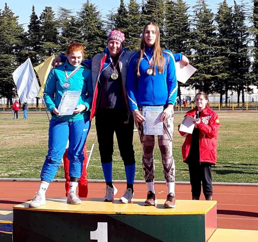 Гига спорт ялта. Елизавета Забродова легкая атлетика. Ялтинские спортсмены СК Ирбис новости.