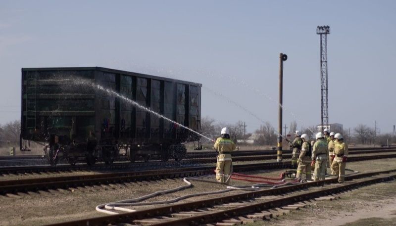 Жд красноперекопск. Армянск жд вокзал. Станция красноперекопск крым. Жд красноперекопск. Жд красноперекопск.
