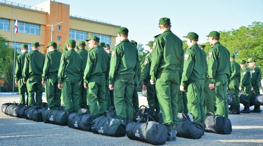 Более трех тысяч новобранцев из Крыма и Севастополя призовут на службу в армию
