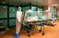 Медики работающие с больными коронавирусом получат доплаты по 80 тысяч рублей в месяц
