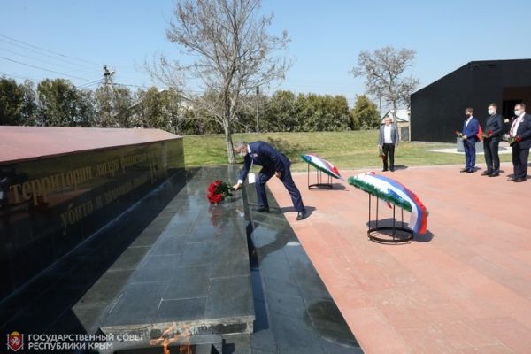 «Забыть нельзя, и помнить страшно...» В Крыму почтили память узников фашистских концлагерей