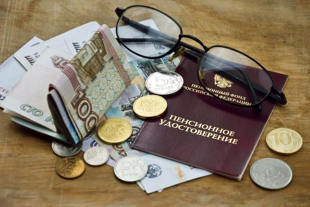 ПФР в Севастополе: досрочная выплата пенсий в апреле почтой и банками
