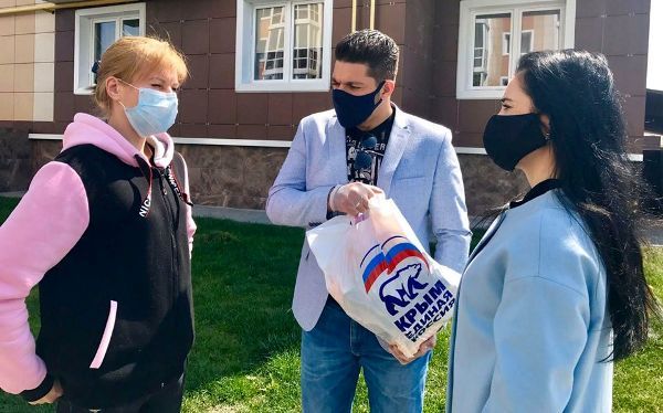 Депутаты Государственного Совета продолжают оказывать помощь крымчанам