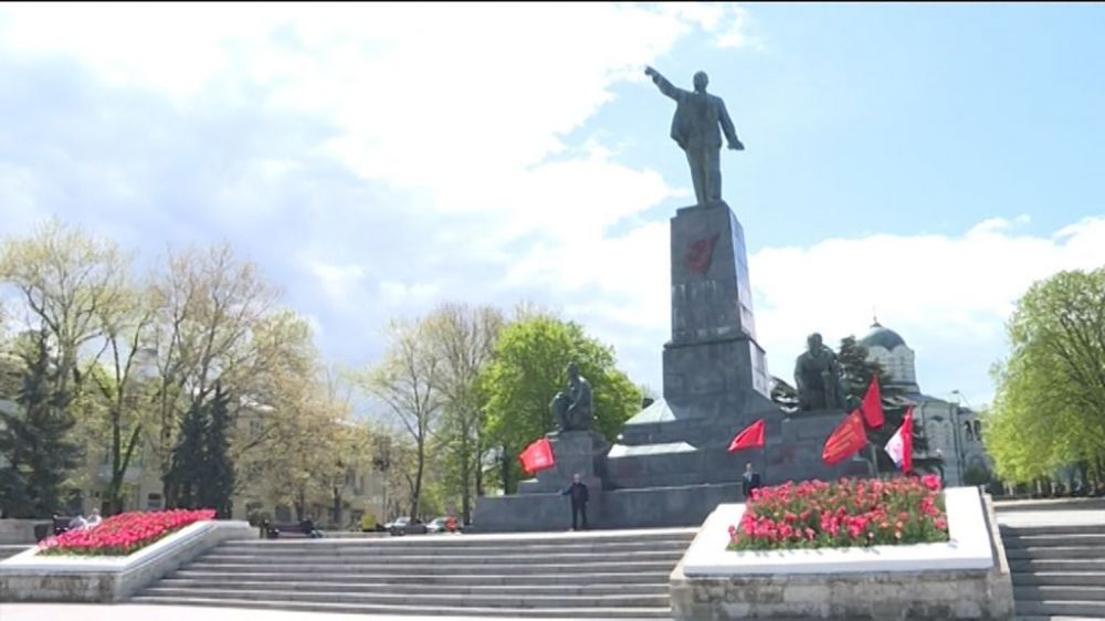 В Севастополе прошли торжества в честь 150-летия Ленина