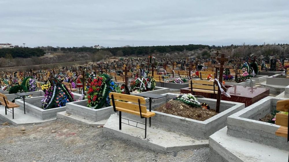 В Севастополе могут закрыть кладбища в родительский день