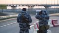 Автомобилисты покидают полуостров: ситуация на Крымском мосту