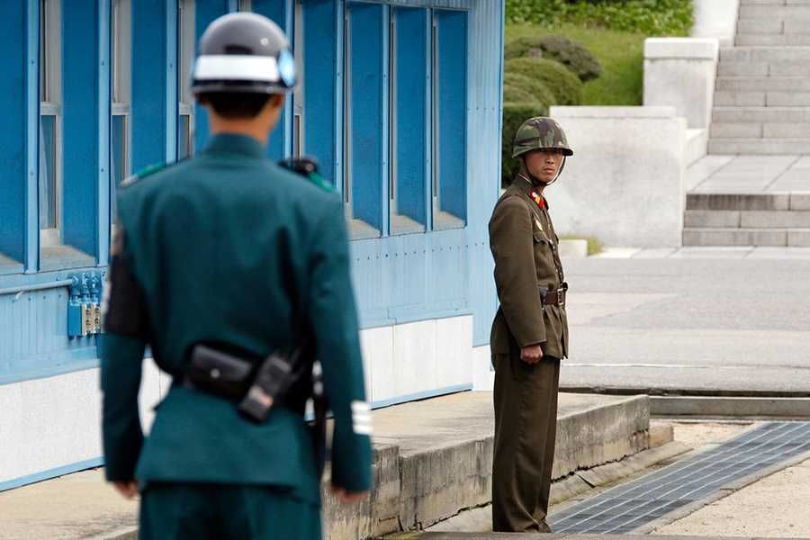 На границе между Северной и Южной Кореей произошла перестрелка