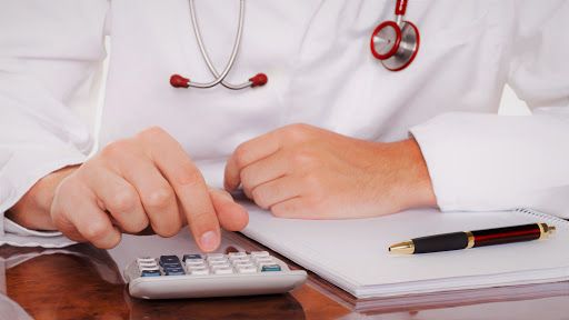 До 15 мая крымским врачам пересчитают сумму доплаты за работу с коронавирусными больными