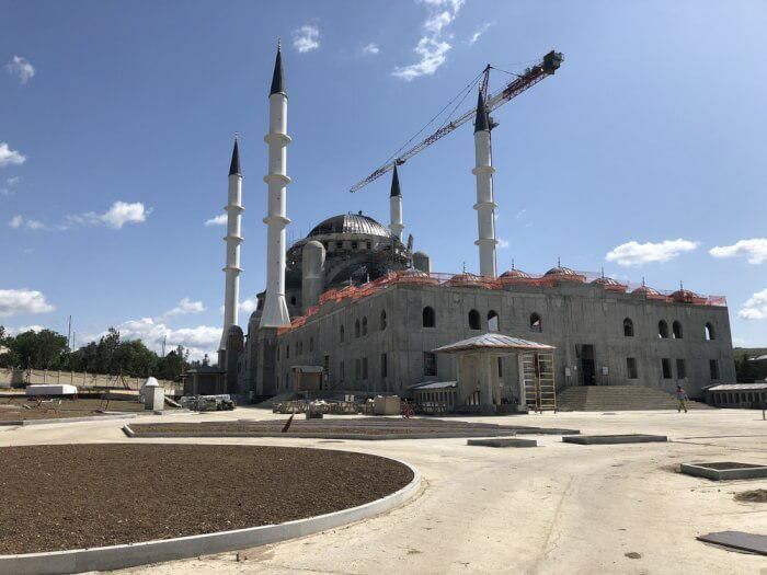 Соборную мечеть в Симферополе будут строить ещё полгода-год