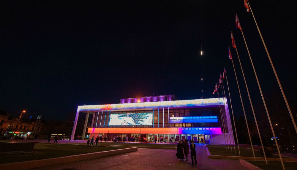 Театры в России планируют начать работу в сентябре