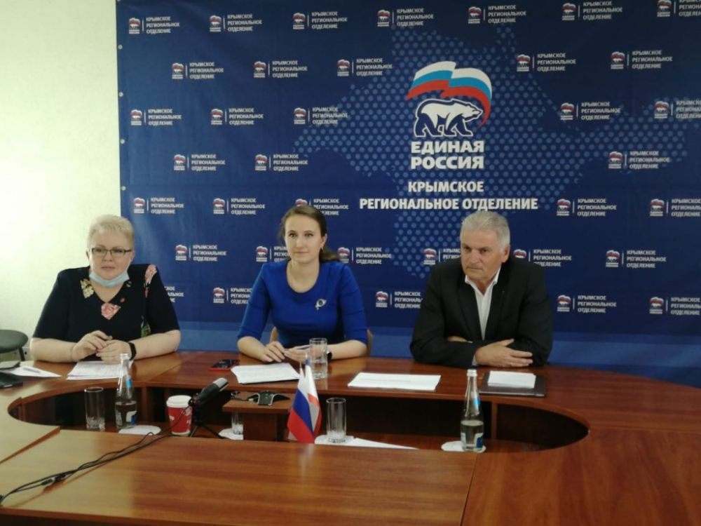Два месяца работы волонтерского центра – помощь получили более 20 тысяч крымчан