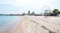 Пляж в поселке Черноморское готовится к приему отдыхающих