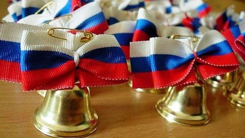 Поздравление главы администрации Симферопольского района Диониса Алексанова с окончанием учебного года!