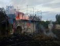 В Крыму пожарные ликвидировали возгорание бесхозного строения