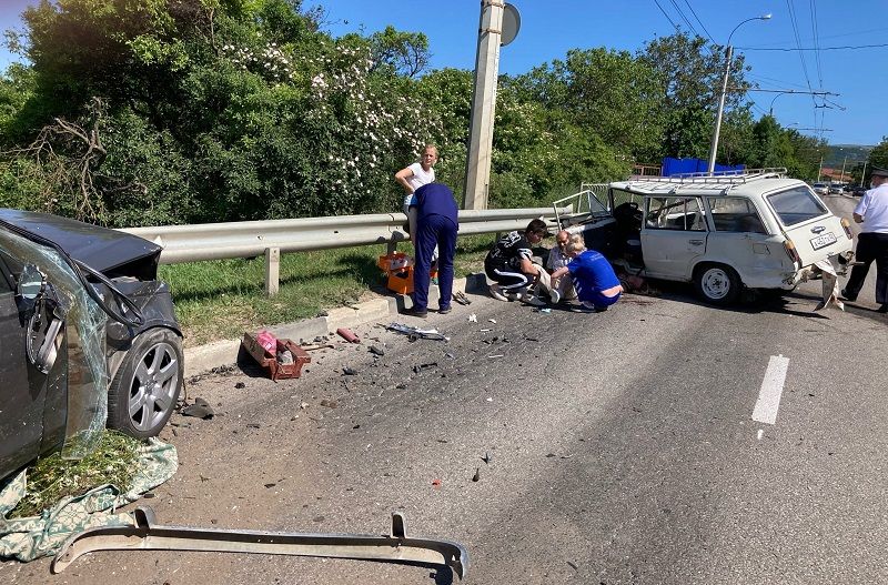 ДТП на Ялтинской трассе, под Симферополем: двое пострадавших