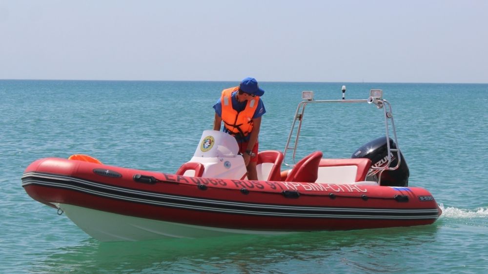 Сотрудники «КРЫМ-СПАС» осуществляют патрулирование на воде